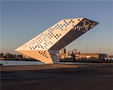 氟碳雕花铝单板撑起建筑幕墙材料行业的飞跃